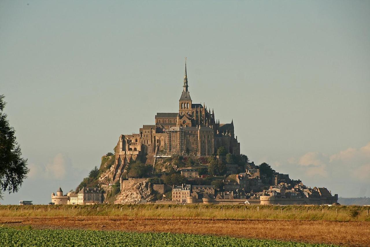 Gite A 1,9 Km Du Mont St Michel Beauvoir  Exterior photo